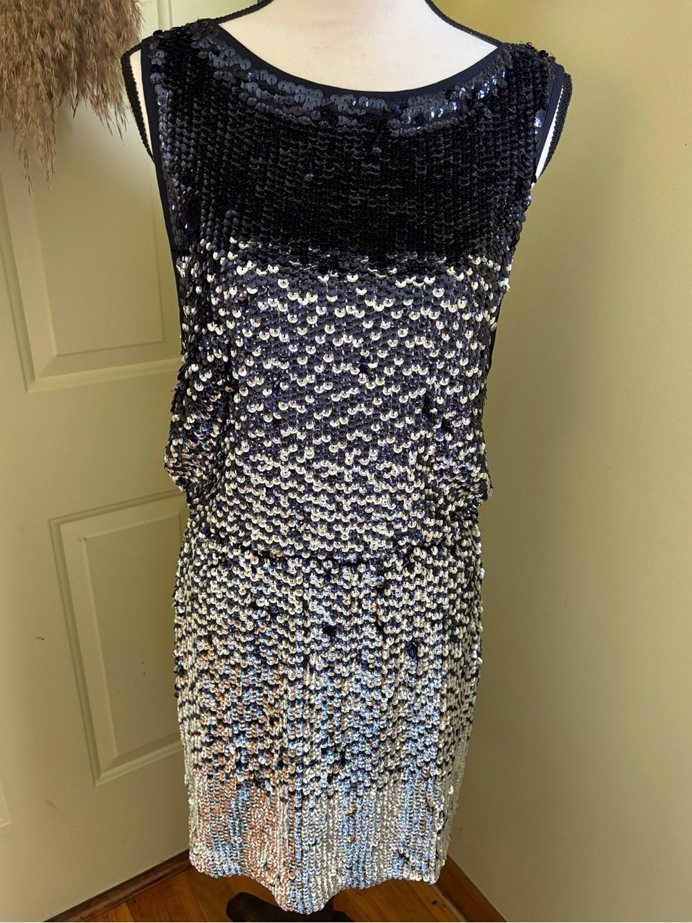TORY BURCH Ombré Sequin V-Neck Mini Dress size S - Picture 3 of 16